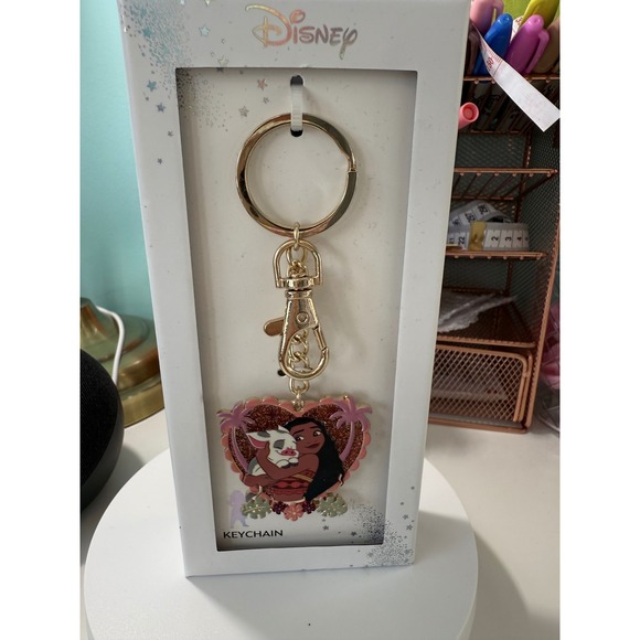 NWT Disney Moana & Pua Keychain Heart Shaped Charm Gold Tone - Picture 1 of 3